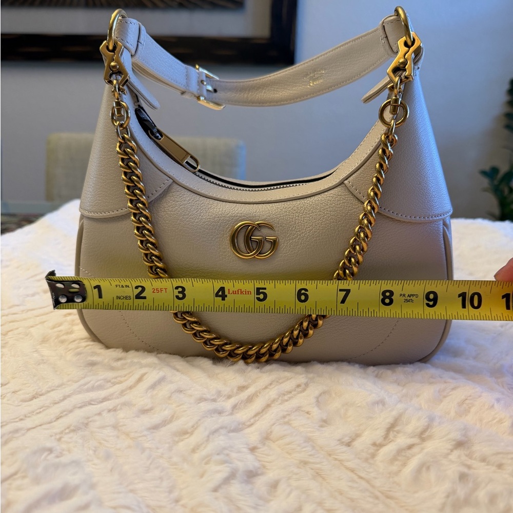 Gucci Beige Leather Shoulder Bag with Gold Chain - Picture 10 of 12